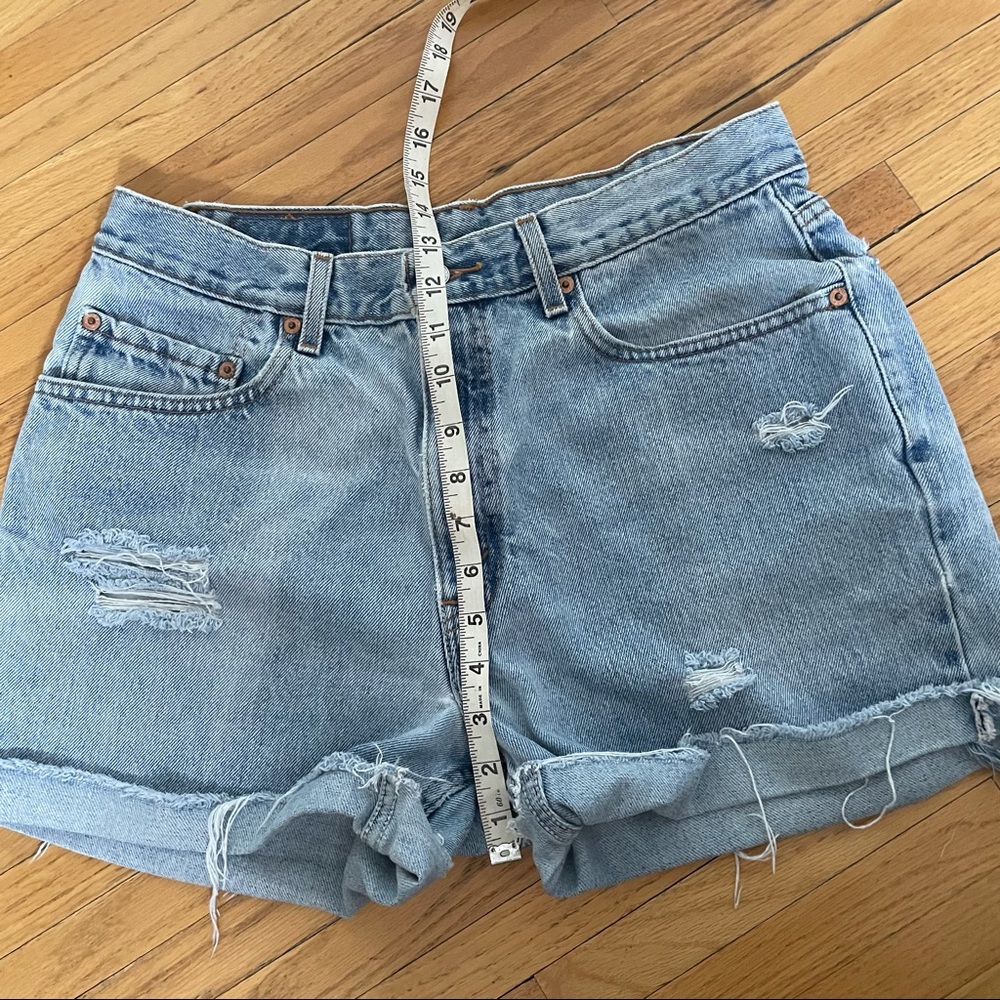 SOLD. Levi’s | Vintage distressed jean shorts - Picture 8 of 9